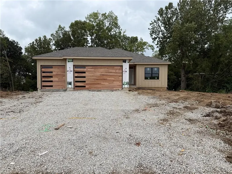 521 Arbor LN, Liberty, MO 64068