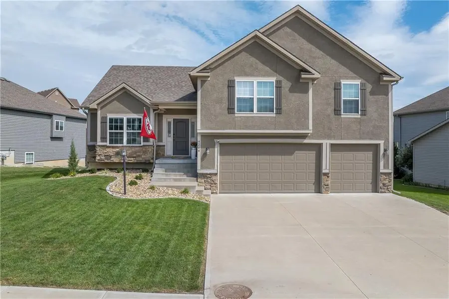 4204 Windward DR, St Joseph, MO 64505