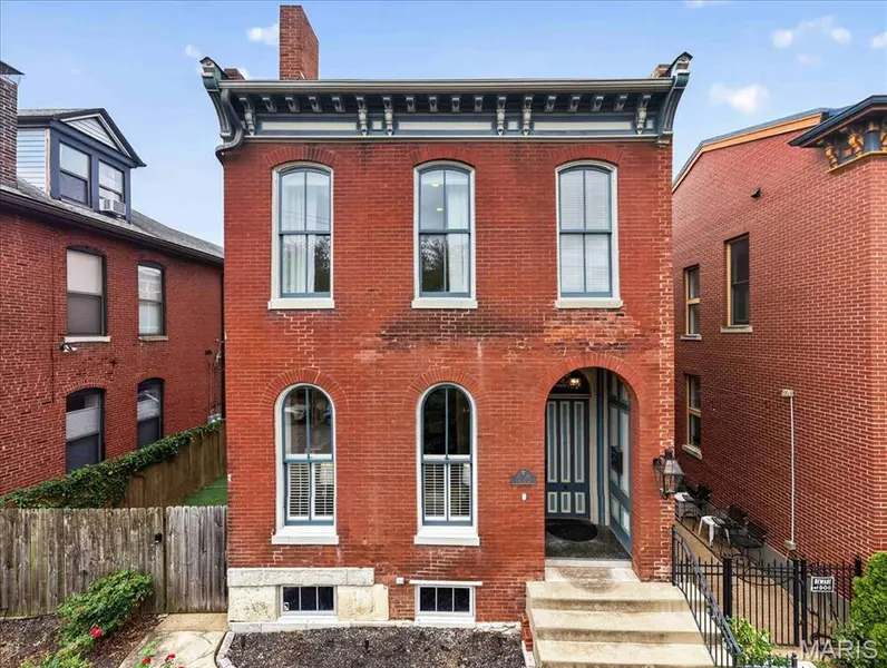 1225 Dolman ST, St Louis, MO 63104