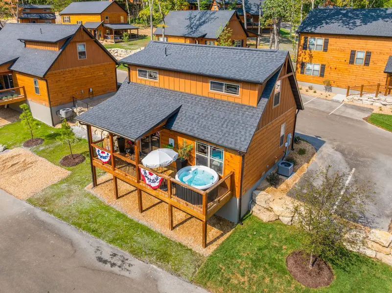 275 Short Creek TRL, Hollister, MO 65672