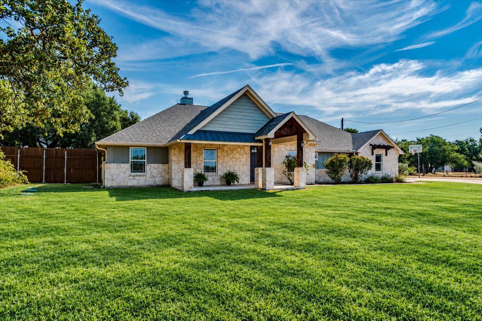 109 Deep Lake CIR, Liberty Hill, TX 78642