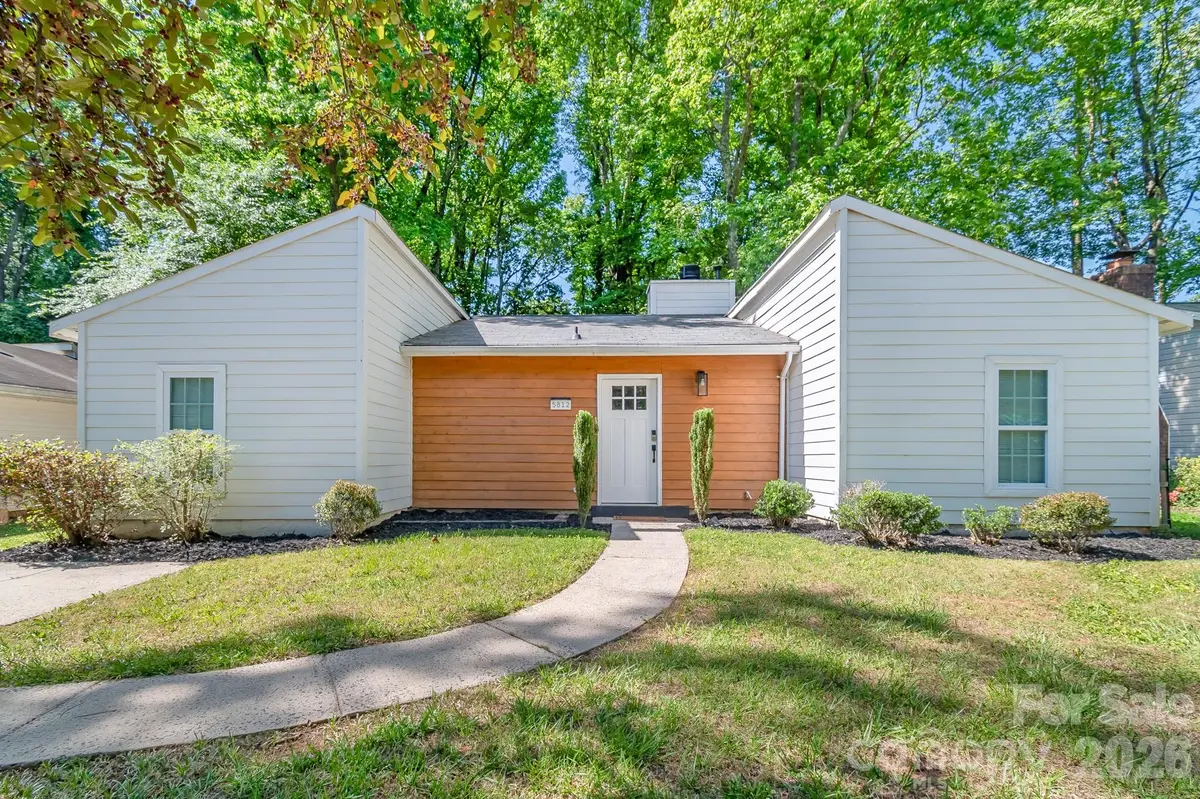 5812 Rock Hollow DR, Charlotte, NC 28212