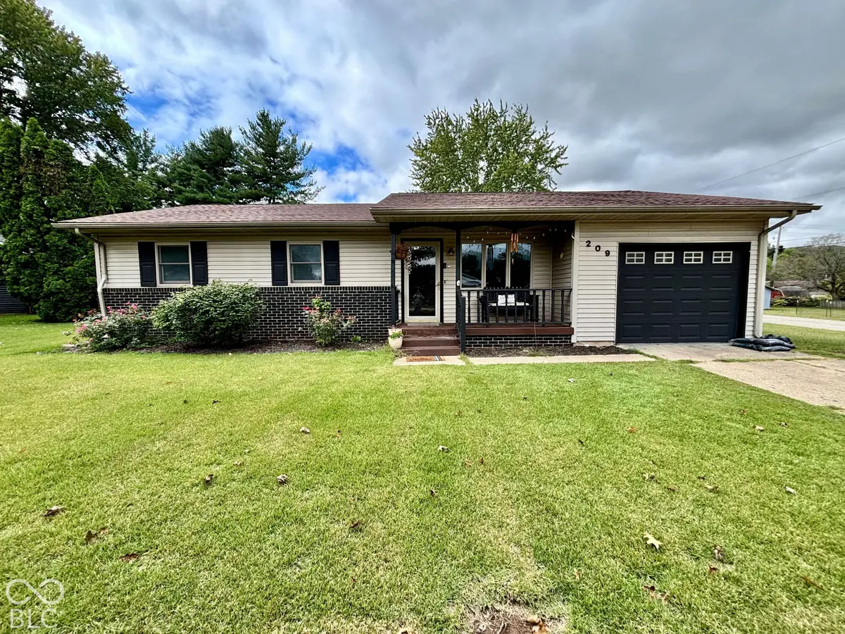 209 N Gilbert ST, Clinton, IN 47842