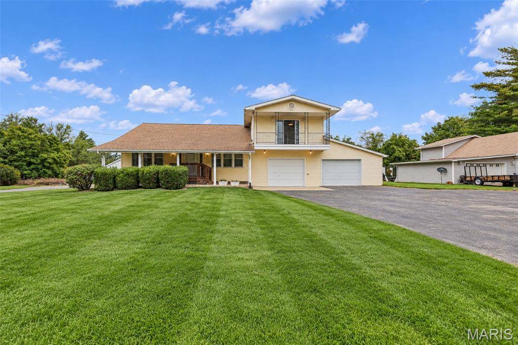 4620 N Alby RD, Godfrey, IL 62035