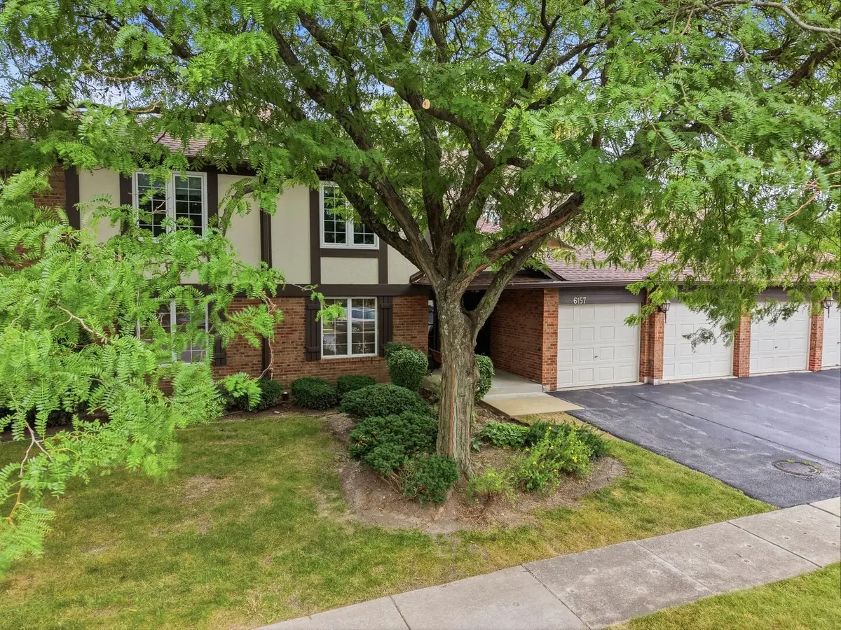 6157 Willowhill RD #D, Willowbrook, IL 60527