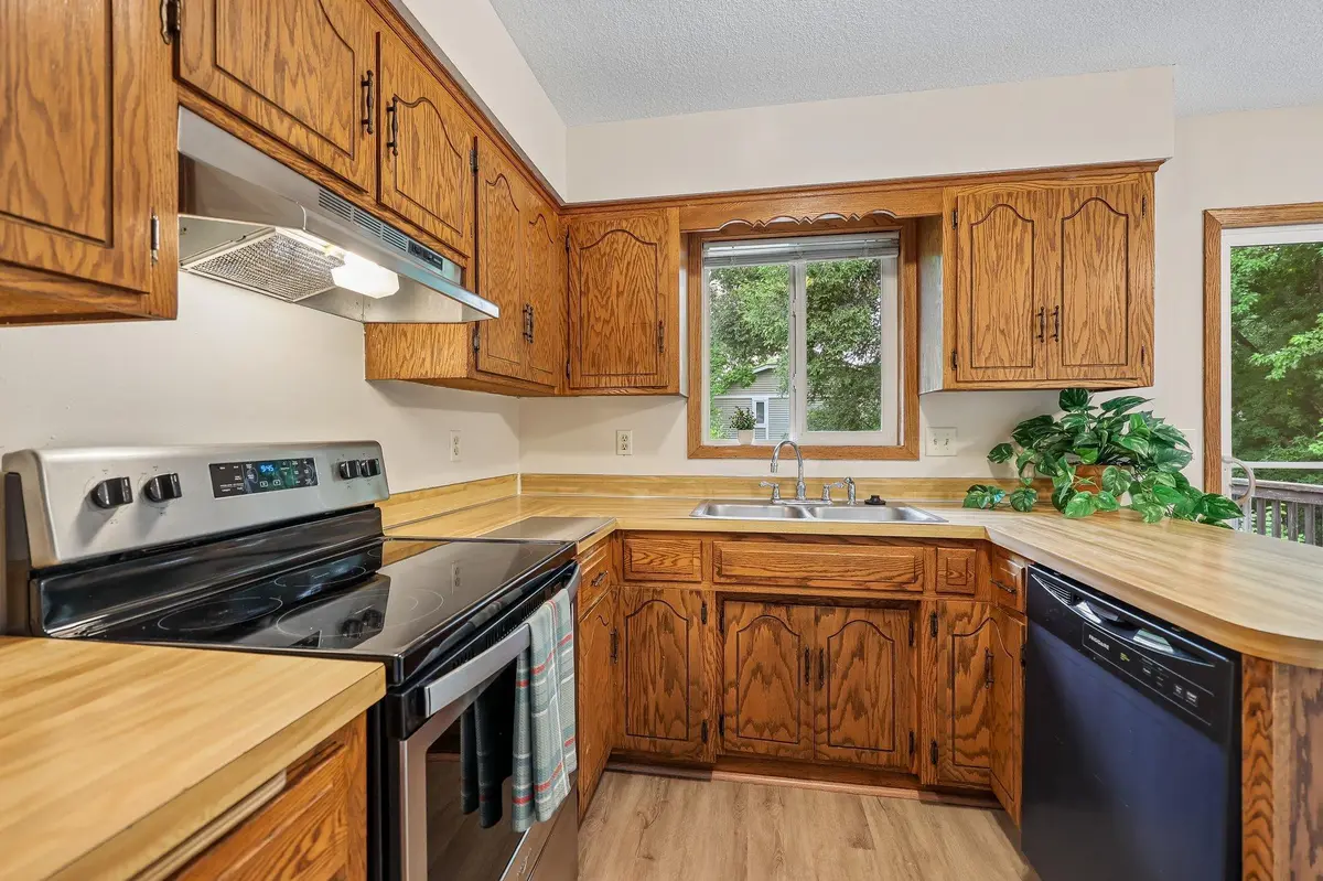 13008 Oliver AVE S, Burnsville, MN 55337