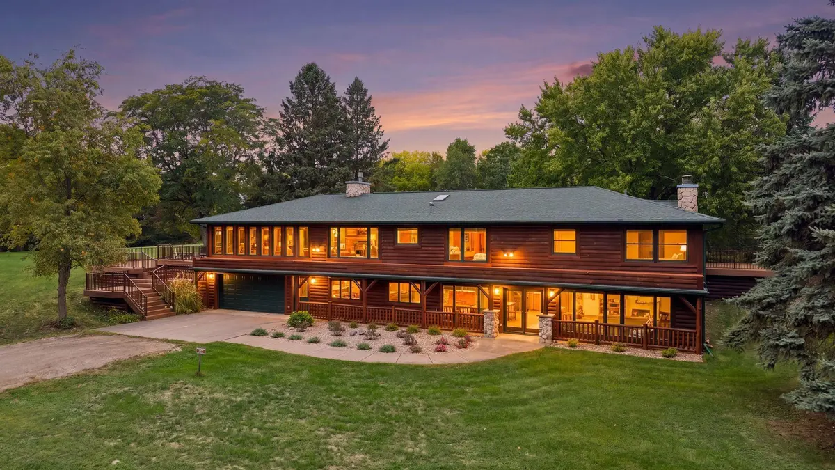 713 Terrier LN #A, Somerset, WI 54025