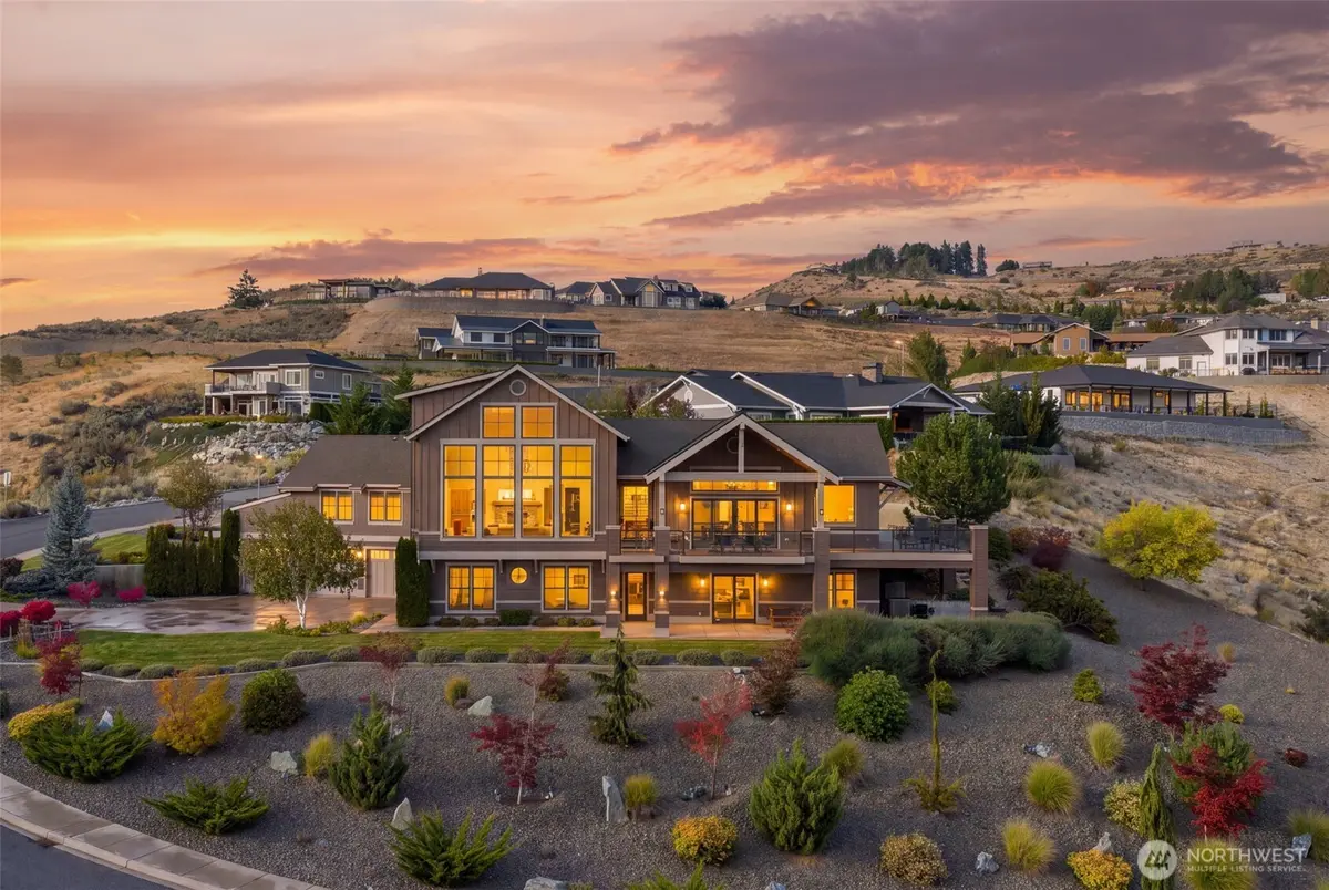 232 Crystal DR, Chelan, WA 98816