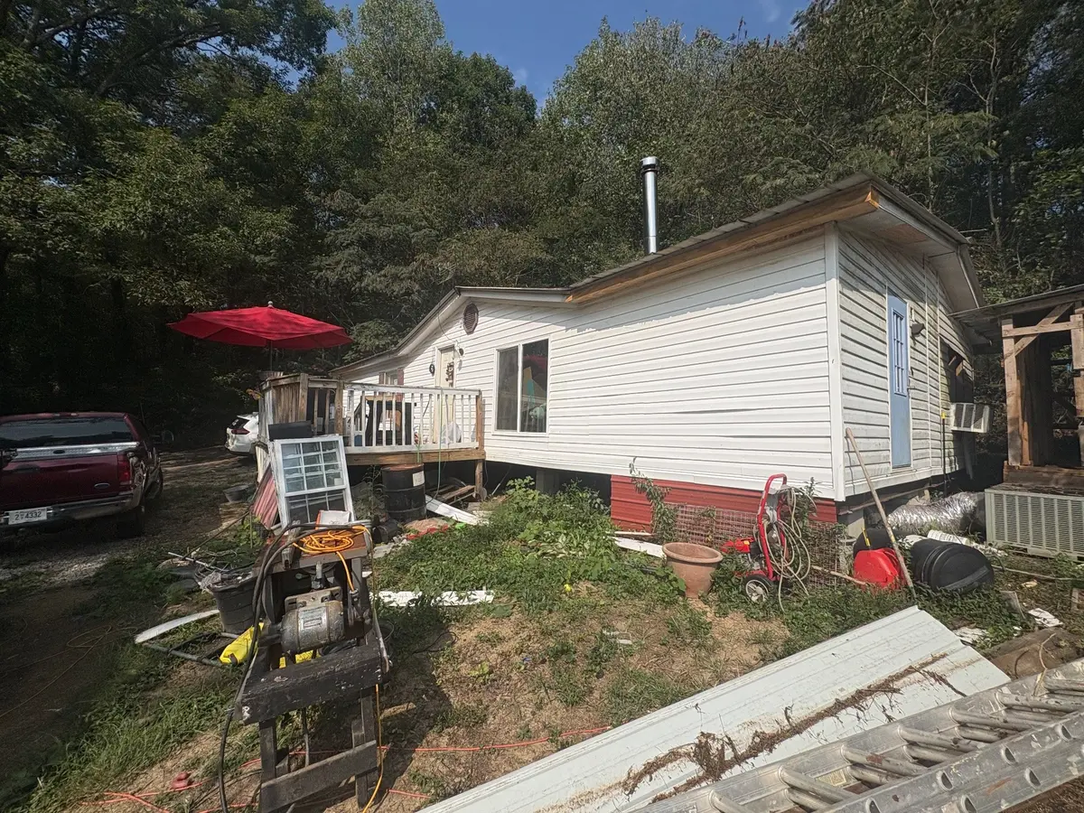 206 Ben Henry Rd, Harriman, TN 37748