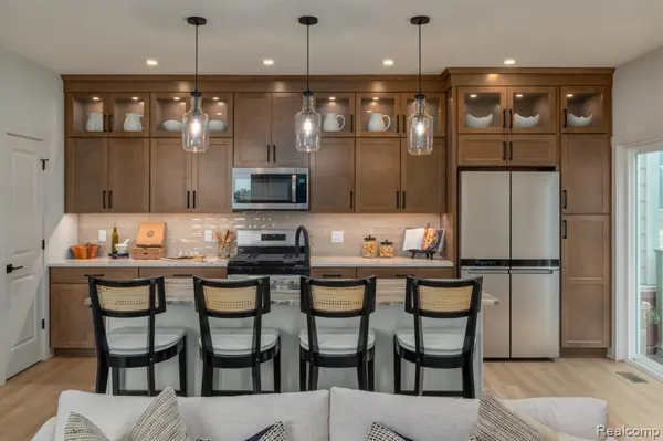 5260 Poppydrew LN #25, Pittsfield Charter Township, MI 48108