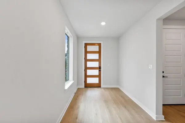 586 Darley Oak Drive, Dripping Springs, TX 78620