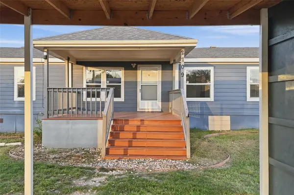 2709 County Road 463, Elgin, TX 78621
