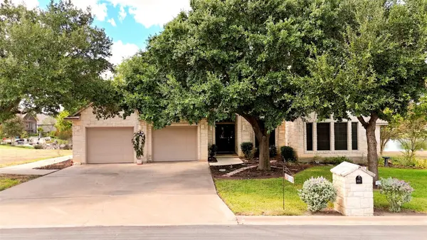 110 Dog Leg ST, Meadowlakes, TX 78654