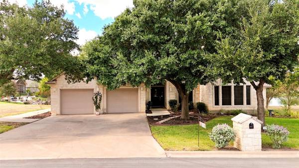 110 Dog Leg ST, Meadowlakes, TX 78654