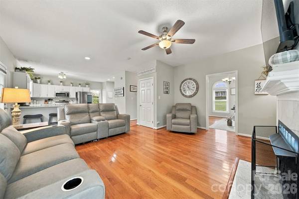 6057 Gold Creek Estate DR, Hickory, NC 28601