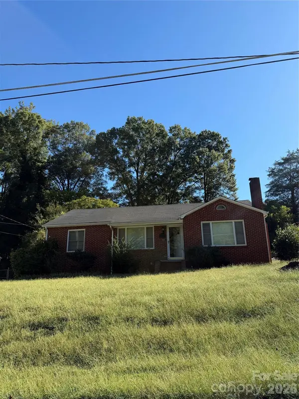 340 Nursery LN, Statesville, NC 28677