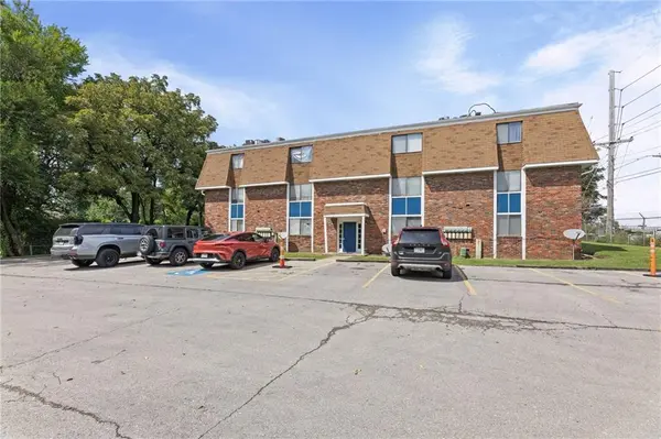 1507 High Grove RD, Grandview, MO 64030