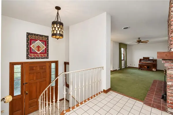 815 Adams DR, Liberty, MO 64068