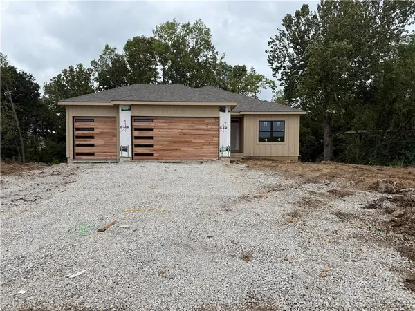 521 Arbor LN, Liberty, MO 64068
