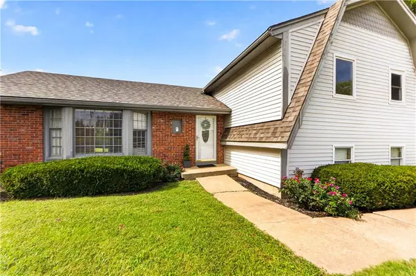 16600 Switzer RD, Overland Park, KS 66062