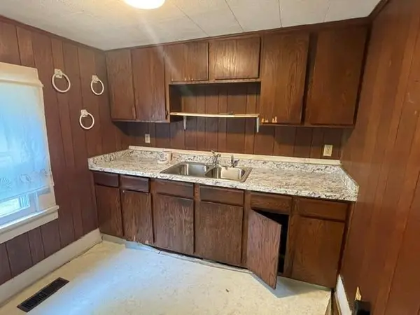 712 W 1st ST, Pittsburg, KS 66762