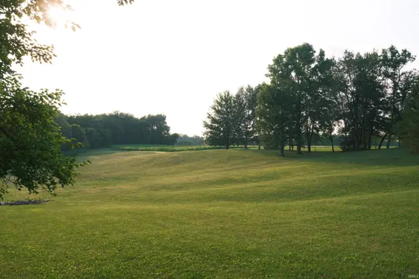 ** E Old Road 30 RD, Warsaw, IN 46582-8123