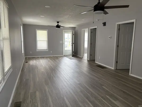 722 W Alton ST, Bicknell, IN 47512