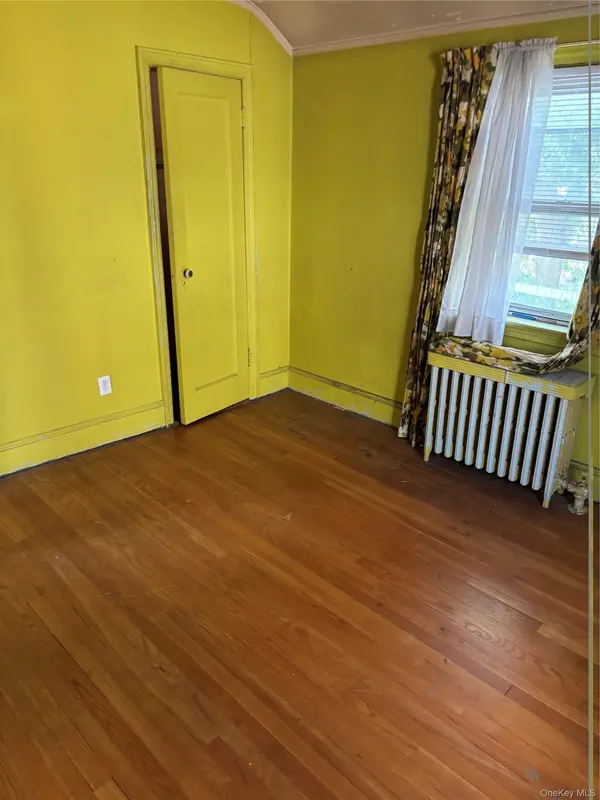 13535 226th ST, Laurelton, NY 11413