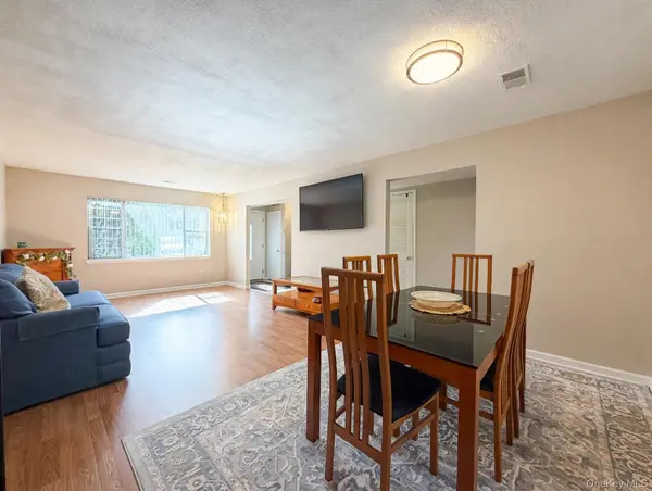 276 Temple Hill RD #706, New Windsor, NY 12553