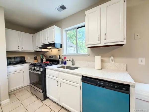 276 Temple Hill RD #706, New Windsor, NY 12553