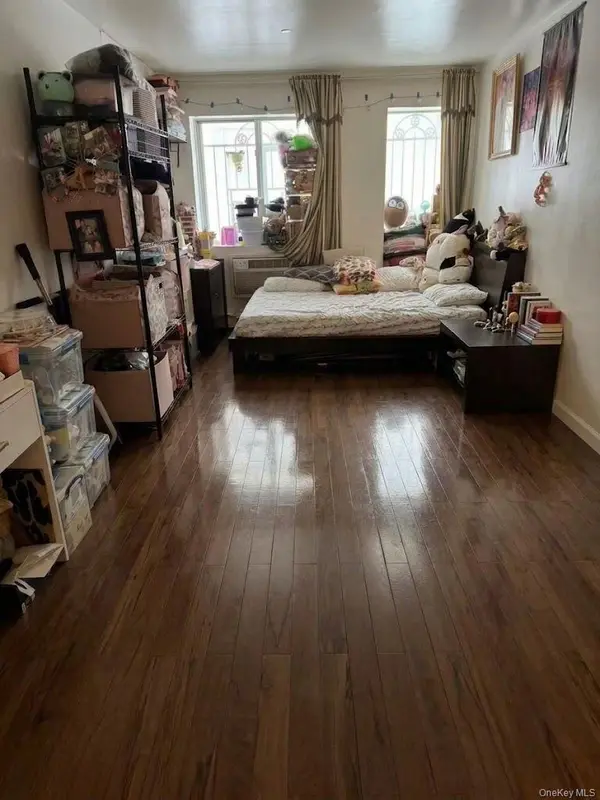 42-11 Parsons BLVD #1B, Flushing, NY 11355