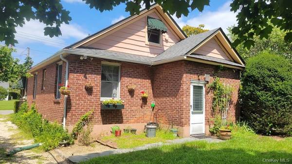 168 Lewis RD, Northport, NY 11768