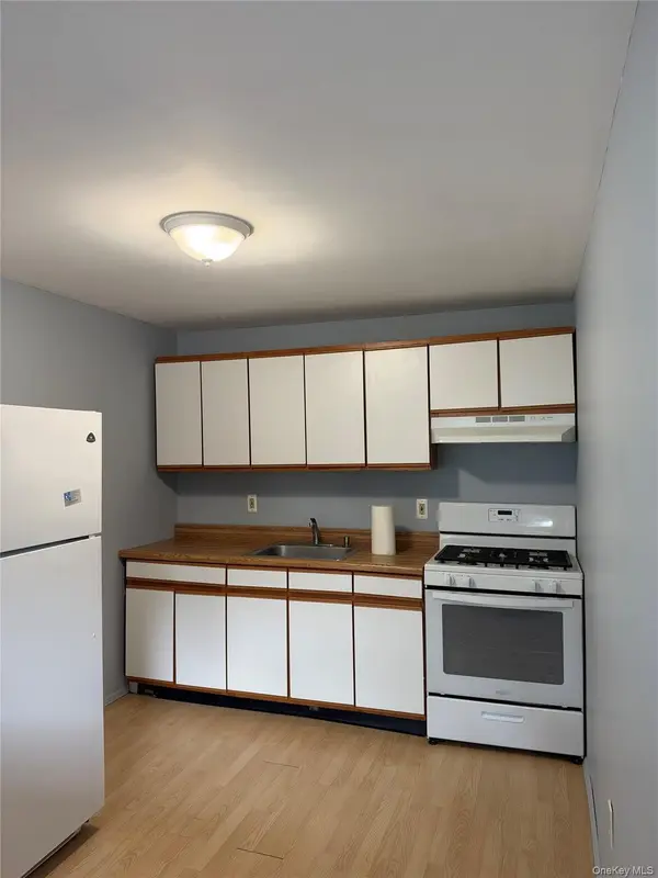 Address not disclosed, Sayville, NY 11782