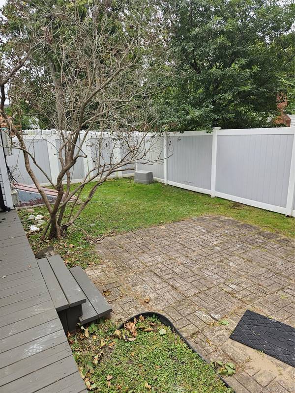 Address not disclosed, Sayville, NY 11782