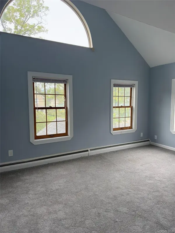 Address not disclosed, Sayville, NY 11782