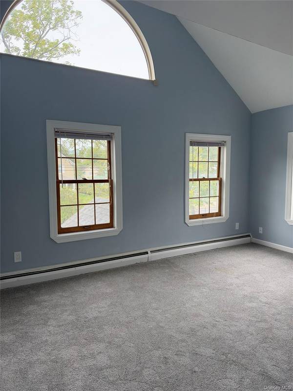 Address not disclosed, Sayville, NY 11782