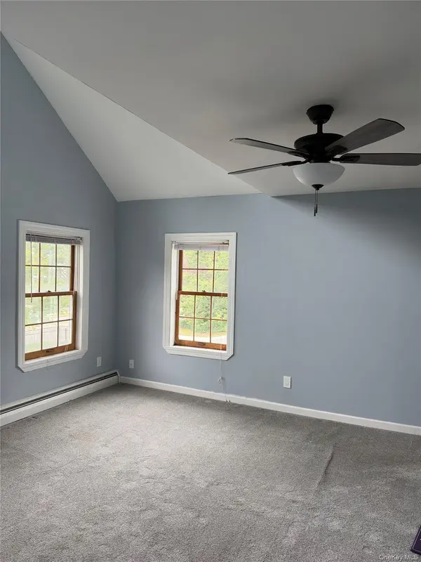 Address not disclosed, Sayville, NY 11782