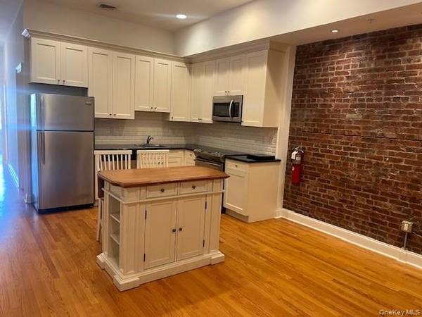 276 Main ST #2F, Huntington, NY 11743