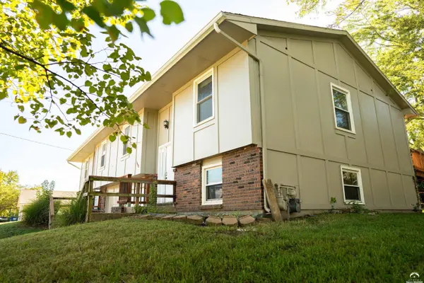 1933-35 Heatherwood DR, Lawrence, KS 66047