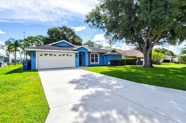 7129 QUEEN PALM CIR, Sarasota, FL 34243
