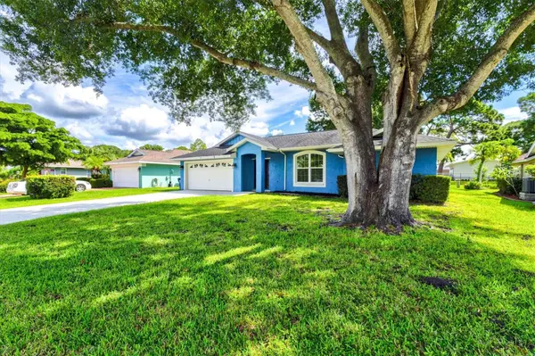 7129 QUEEN PALM CIR, Sarasota, FL 34243