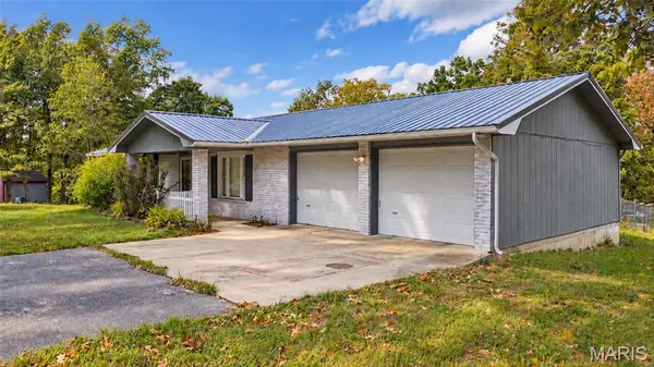16065 Hardwood LN, St Robert, MO 65584