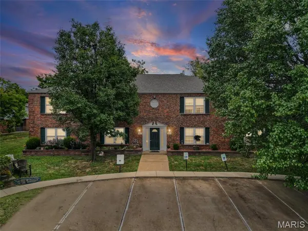 9421 Green Park Gardens DR #C, St Louis, MO 63123