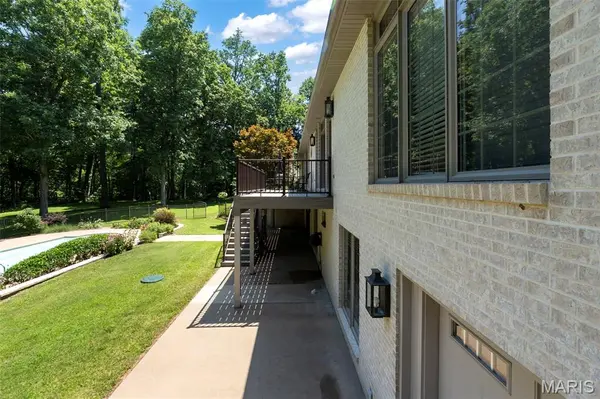 393 Kensington LN, Cape Girardeau, MO 63701