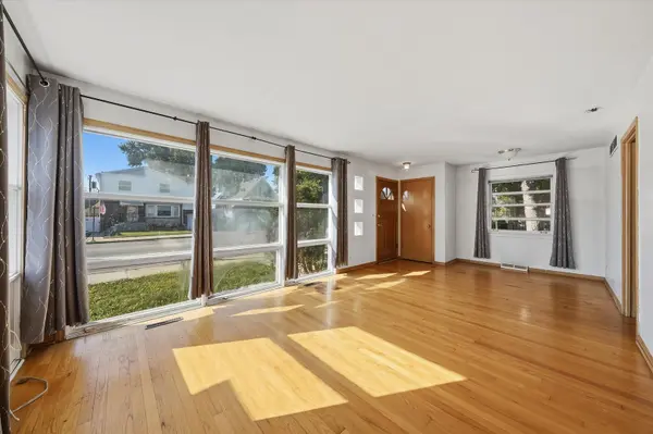 6156 W Gunnison ST, Chicago, IL 60630