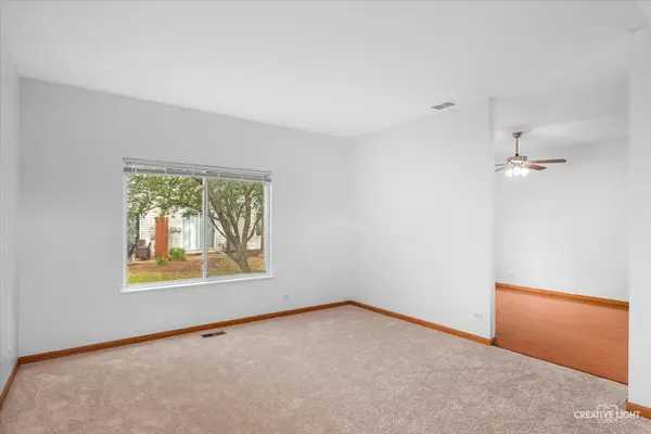 349 ABINGTON WOODS DR #349, Aurora, IL 60502
