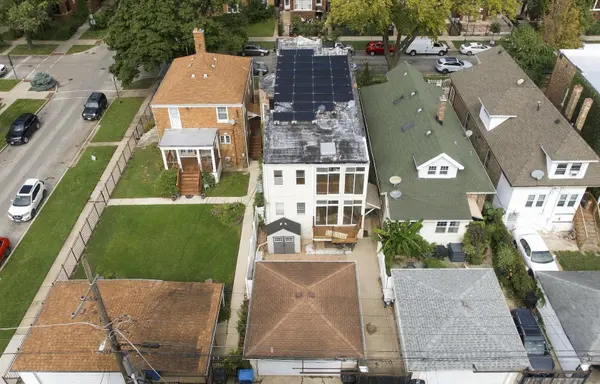 4055 W Nelson ST, Chicago, IL 60641