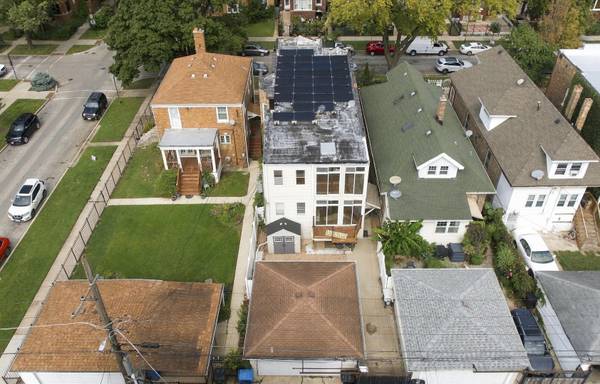4055 W Nelson ST, Chicago, IL 60641