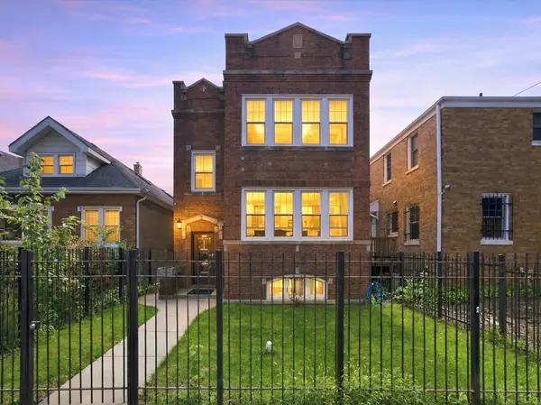 4055 W Nelson ST, Chicago, IL 60641