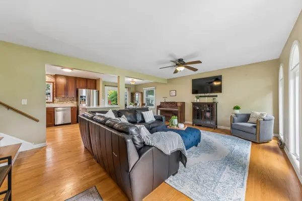 1501 E Elm ST, Wheaton, IL 60189